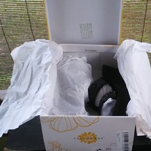 Ladies dress sandals